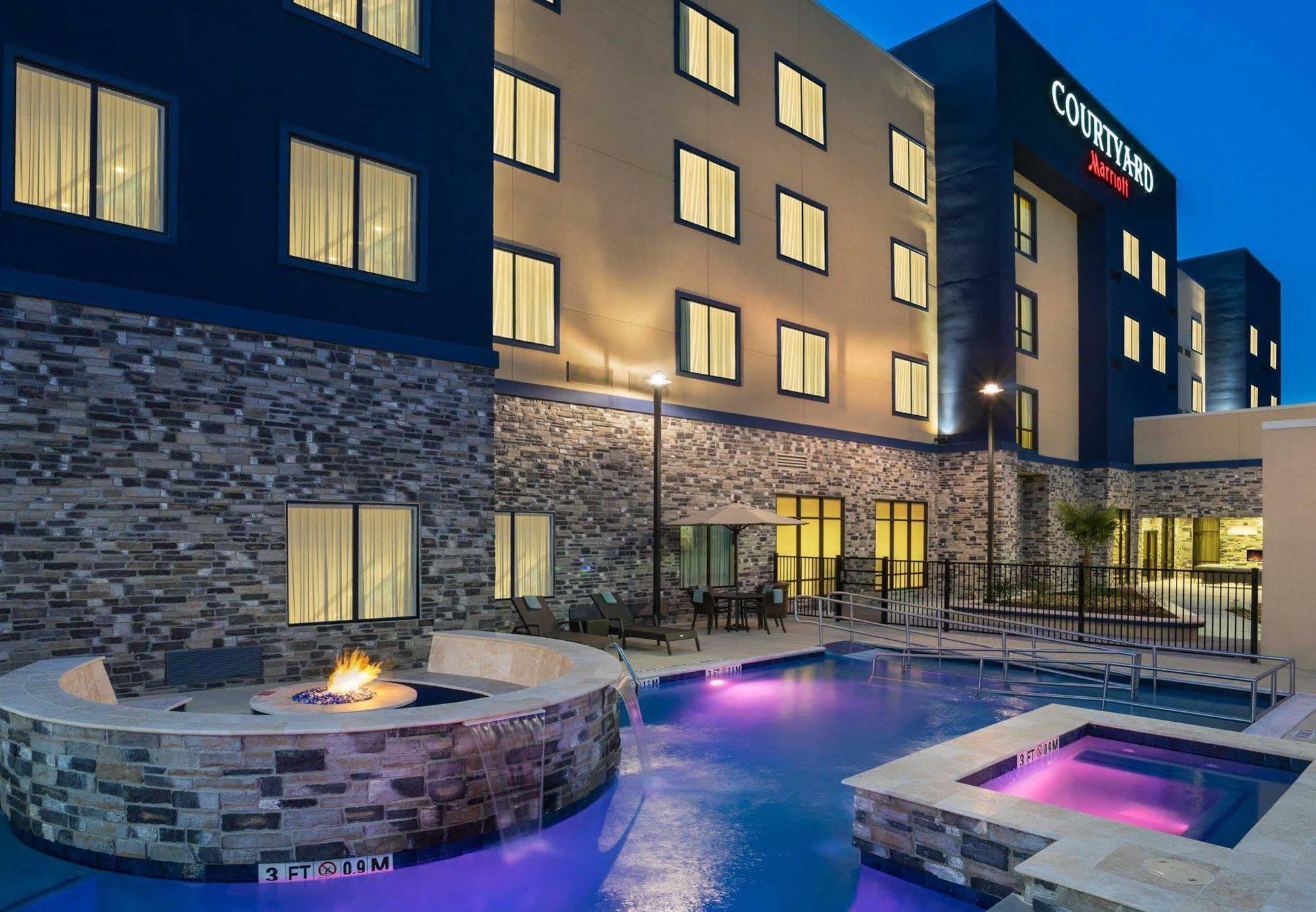 Готель Courtyard By Marriott Houston Katy Mills Екстер'єр фото